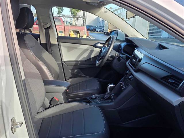 Used 2022 Volkswagen Taos SE FWD image 11