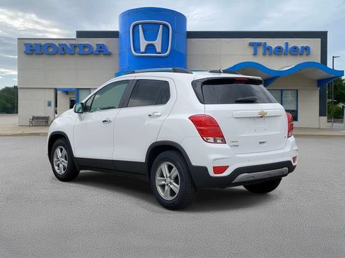 Used 2020 Chevrolet Trax LT w/ Driver Confidence Package FWD image 3