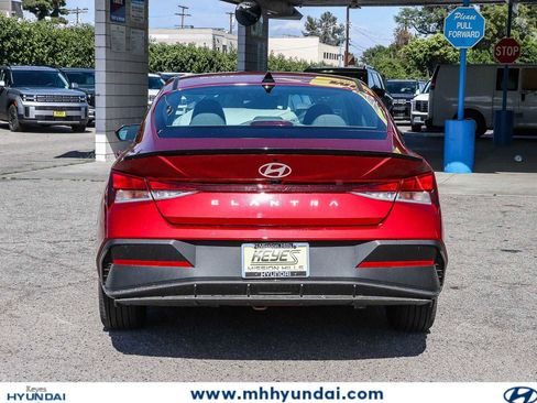 New 2025 Hyundai Elantra Sport FWD image 3