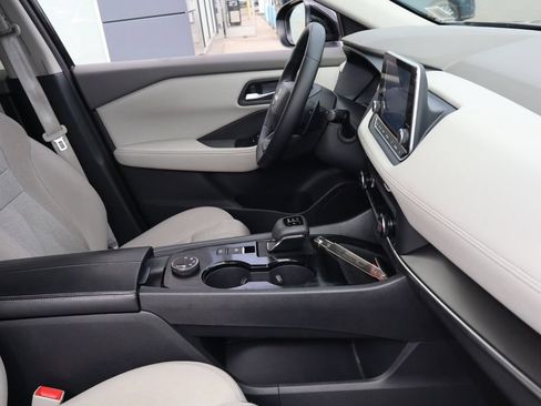 Certified 2025 Nissan Rogue SV AWD/4WD image 26