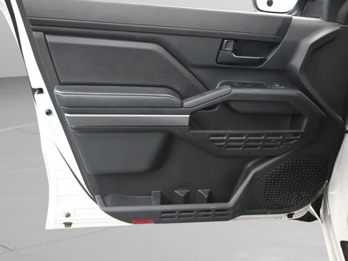 Used 2024 Toyota Tacoma SR5 RWD image 31