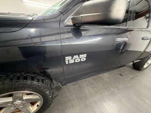 Used 2017 RAM 1500 Express RWD image 26