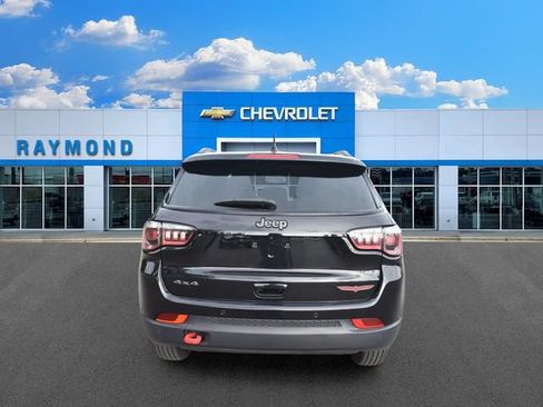 Used 2024 Jeep Compass Trailhawk AWD/4WD image 4