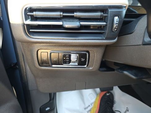 Used 2023 Lincoln Corsair Reserve image 22