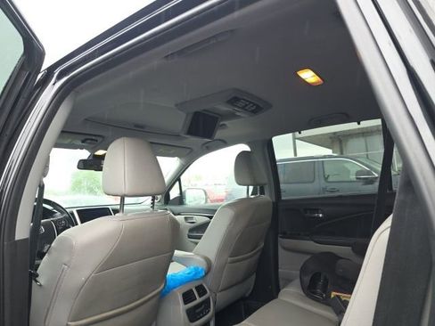 Used 2016 Honda Pilot Touring image 5