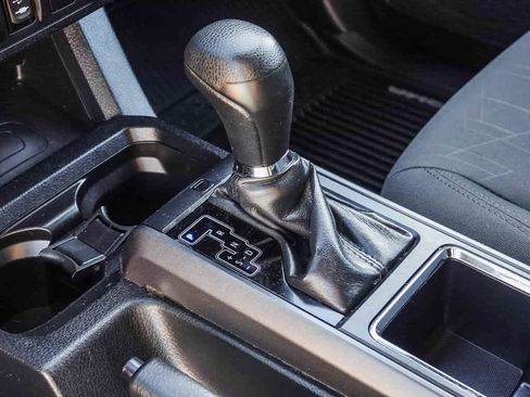 Used 2019 Toyota Tacoma TRD Sport image 17