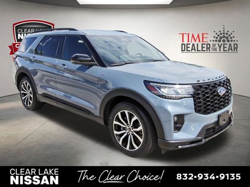 Used 2025 Ford Explorer ST-Line w/ Premium Package RWD image 9