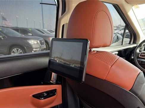 Used 2024 Kia Carnival SX Prestige image 14
