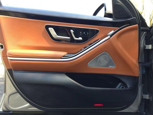 Used 2023 Mercedes-Benz S 500 4MATIC w/ AMG Line image 25