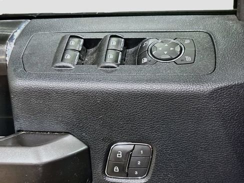 Used 2018 Ford F150 Lariat w/ Equipment Group 502A Luxury AWD/4WD image 16