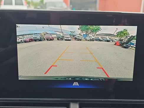 Used 2024 Chevrolet Trax LT w/ Driver Confidence Package FWD image 16