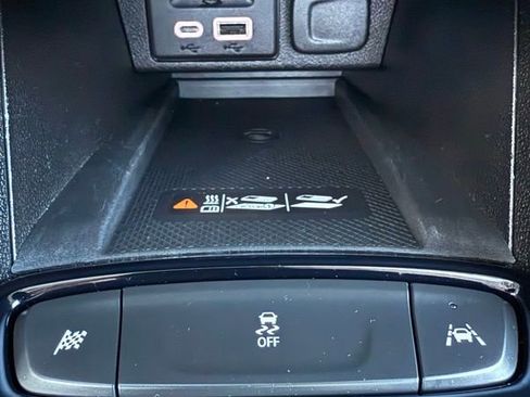 Used 2023 Chevrolet Bolt EUV LT image 20