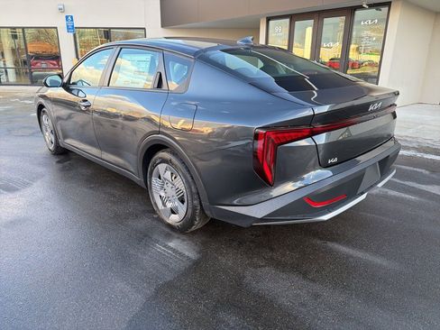 New 2025 Kia K4 LX image 8