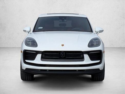 Used 2025 Porsche Macan image 6