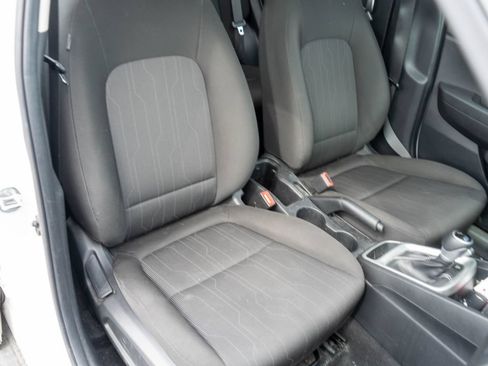 Used 2021 Hyundai Venue SE FWD image 9