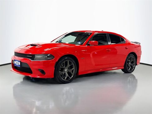 Used 2019 Dodge Charger R/T image 3