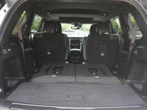 Used 2024 Jeep Grand Cherokee L Altitude AWD/4WD image 20
