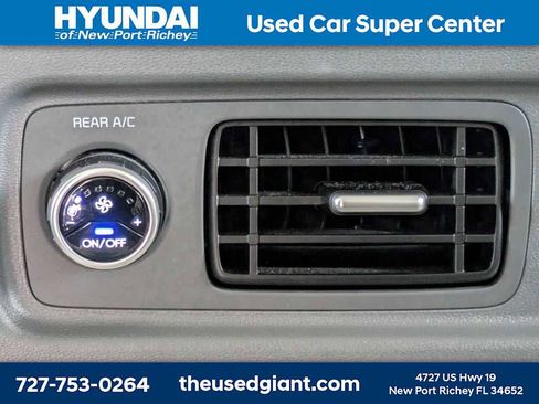 Used 2025 Hyundai Santa Fe SEL image 16