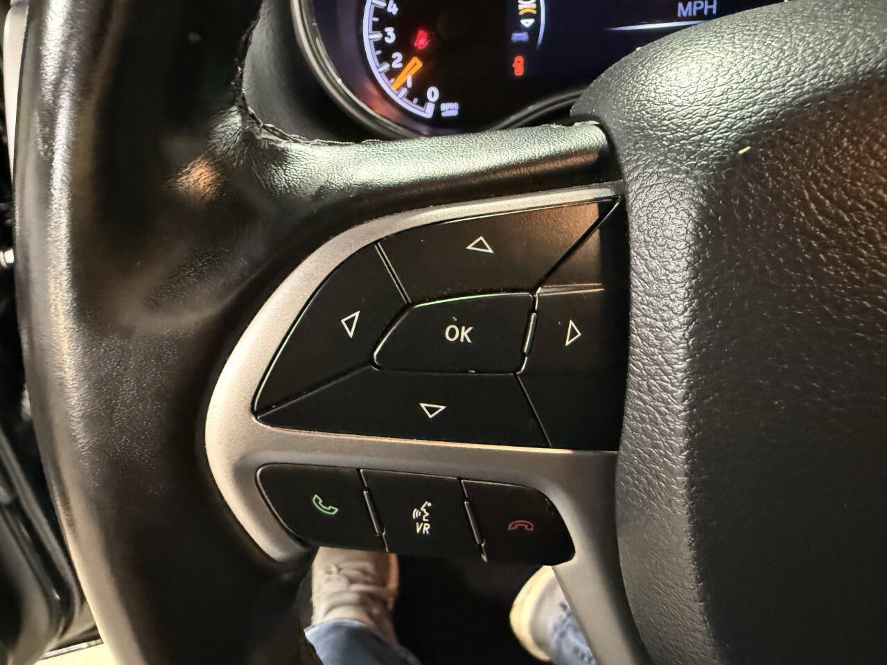 Used 2020 Jeep Grand Cherokee Limited AWD/4WD image 22