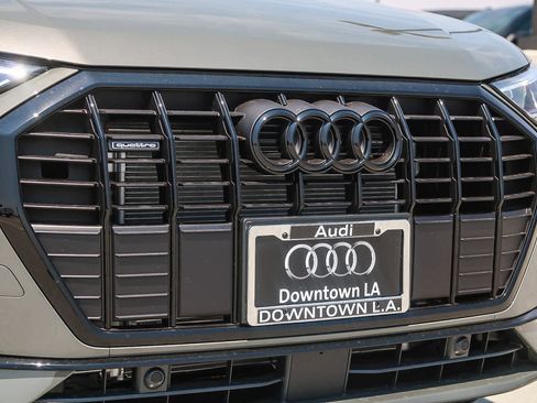 New 2025 Audi Q3 2.0T Premium image 5