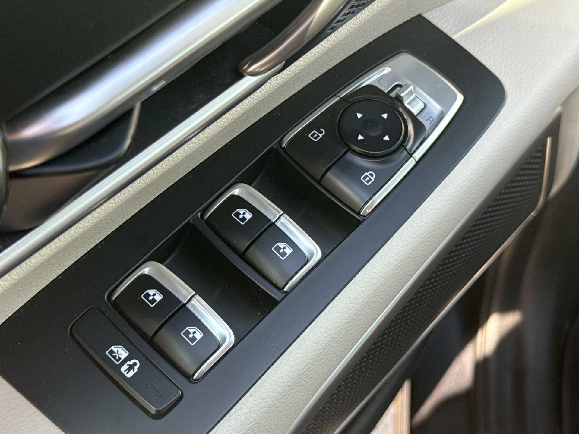 Used 2024 Kia Telluride S w/ S Sunroof Package FWD image 17