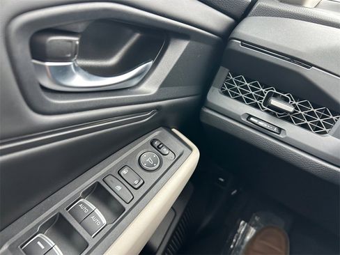 Certified 2023 Honda Accord EX image 28