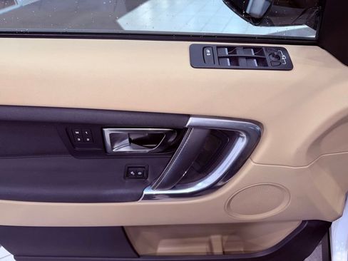 Used 2016 Land Rover Discovery Sport HSE image 20