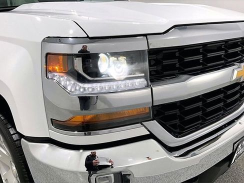 Used 2018 Chevrolet Silverado 1500 LT image 33