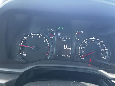 Used 2022 Toyota 4Runner SR5 Premium w/ Moonroof Package AWD/4WD image 16