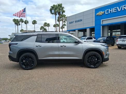New 2026 Chevrolet Traverse LT w/ Driver Confidence Package FWD image 4