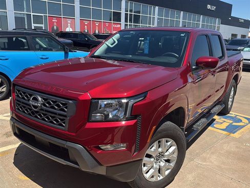 Used 2024 Nissan Frontier SV w/ SV Convenience Package RWD image 2