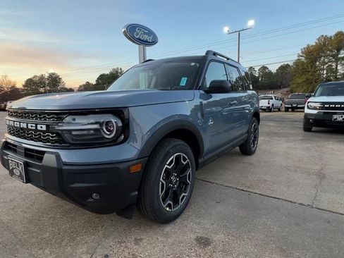 New 2025 Ford Bronco Sport Outer Banks image 2