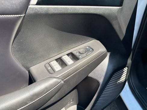 Used 2023 Mitsubishi Outlander SE AWD/4WD image 5