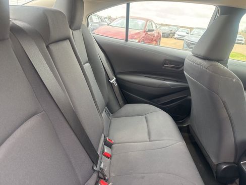 Used 2025 Toyota Corolla LE image 30