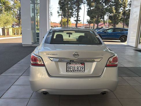 Used 2015 Nissan Altima 2.5 S w/ Power Driver Seat Package FWD image 4