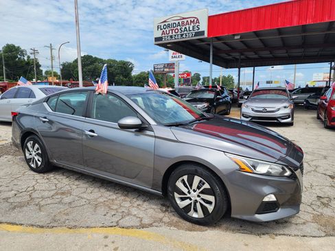 Used 2022 Nissan Altima 2.5 S image 1