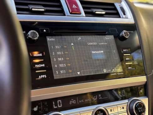 Used 2015 Subaru Legacy 2.5i Premium w/ Moonroof Package image 11