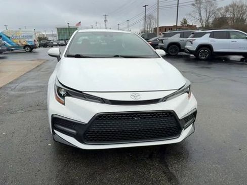 Used 2020 Toyota Corolla SE FWD image 3