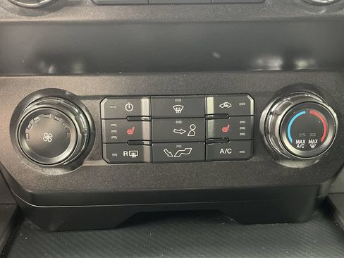 Used 2019 Ford F150 XLT w/ Equipment Group 302A Luxury AWD/4WD image 23