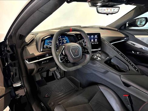 Used 2022 Chevrolet Corvette Stingray Premium Cpe w/ Z51 Performance Package RWD image 7