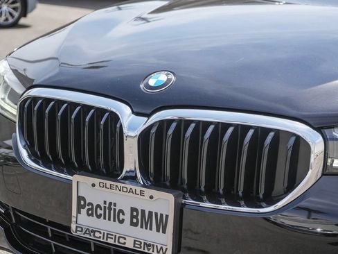 Certified 2023 BMW 530i w/ Convenience Package RWD image 11