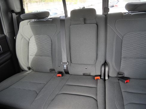 Used 2025 RAM 1500 Big Horn AWD/4WD image 13