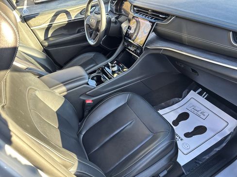 Used 2022 Jeep Grand Cherokee L Limited image 32