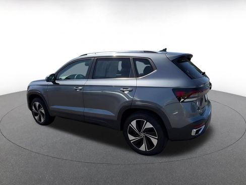 Used 2026 Volkswagen Taos SE AWD/4WD image 10