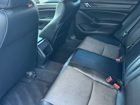 Used 2018 Honda Accord Sport image 12