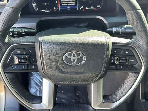 Used 2025 Toyota Tacoma TRD Off-Road AWD/4WD image 17