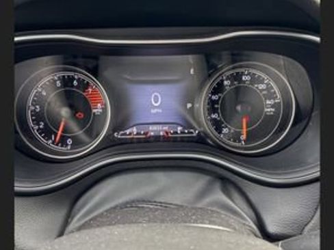 Used 2019 Jeep Cherokee Limited image 22