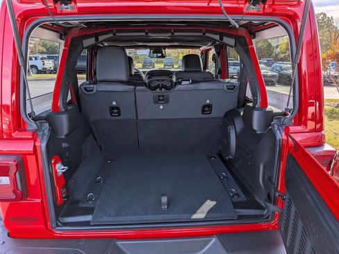 New 2026 Jeep Wrangler Unlimited Rubicon w/ Steel Bumper Group image 30