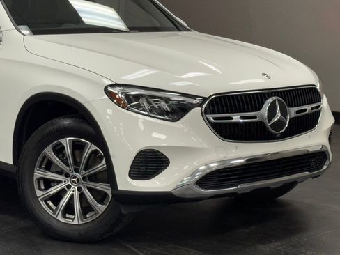 Used 2023 Mercedes-Benz GLC 300 image 3