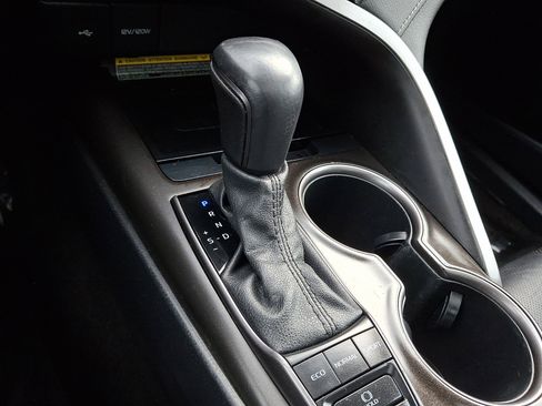 Used 2021 Toyota Camry XSE w/ Navigation Package image 14